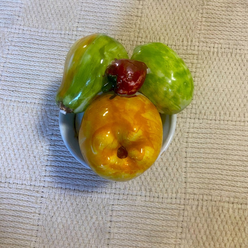Bowl of fruits paper weight
